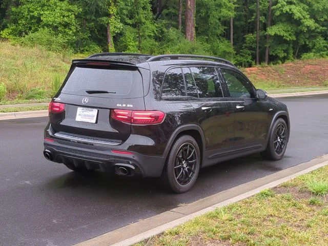 Used 2025  Mercedes-Benz GLB 35 AMG® image 13