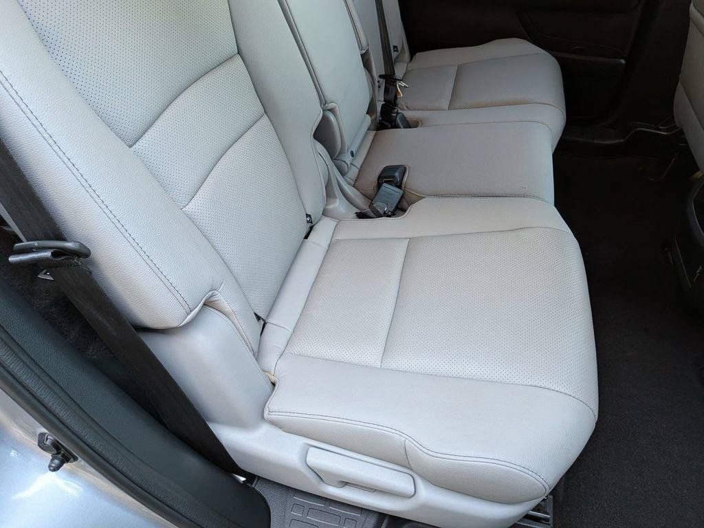 Used 2023  Honda EX-L image 26