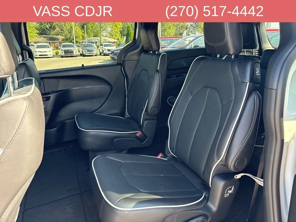 2026 Chrysler Pacifica Limited - Photo 32