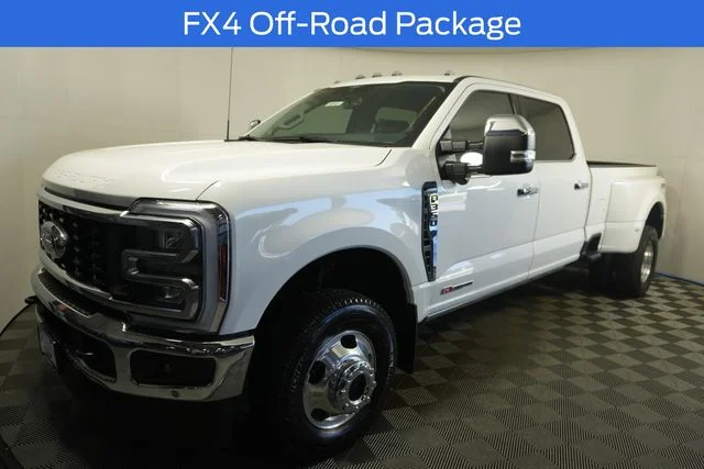 New 2026 Star White Metallic Tri-Coat Ford F-350® Lariat® image 4