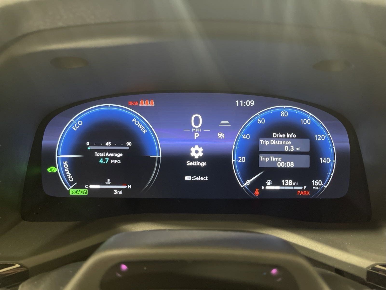 Used 2025 White Toyota XLE image 19