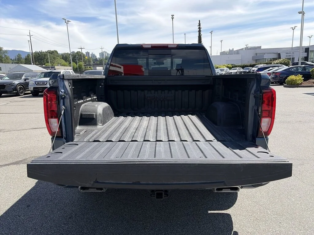Used 2026 Downpour Metallic GMC Crew Cab Short Box 4-Wheel Drive Elevation Dilawri image 32