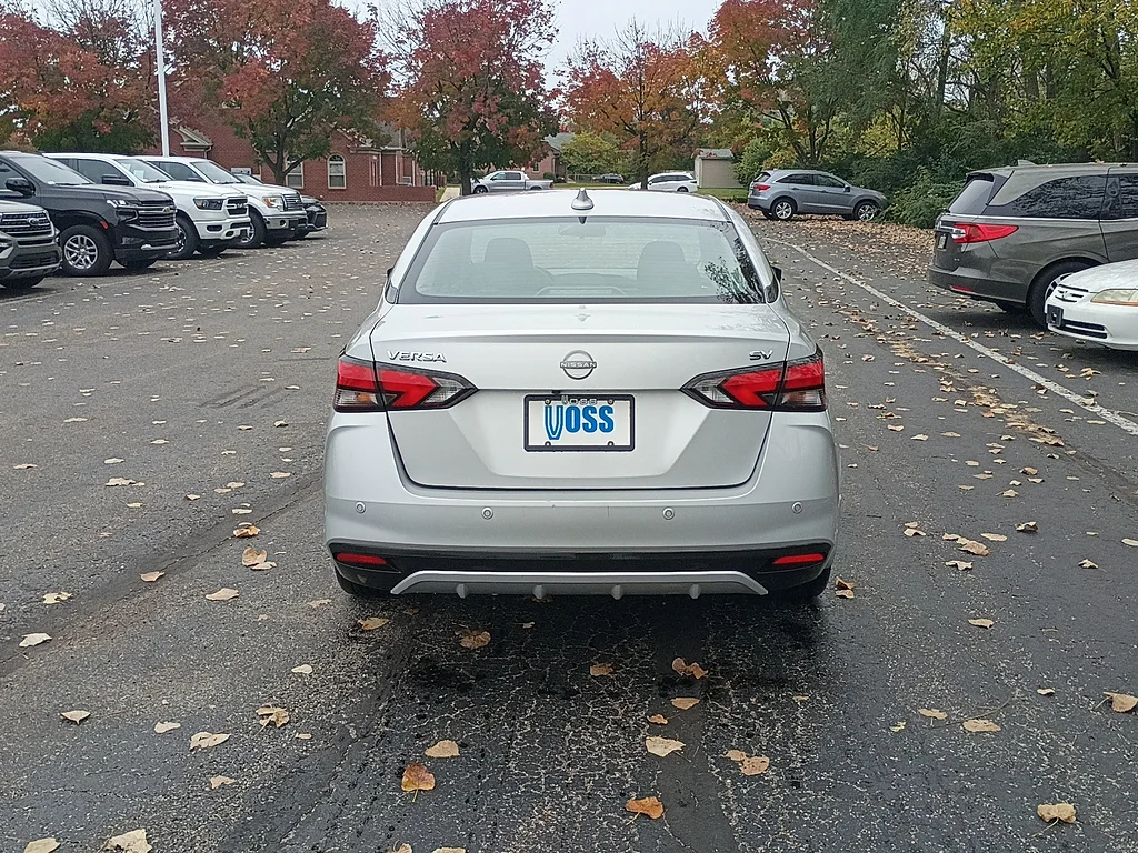 2024 Nissan Versa SV, photo 3 of 12