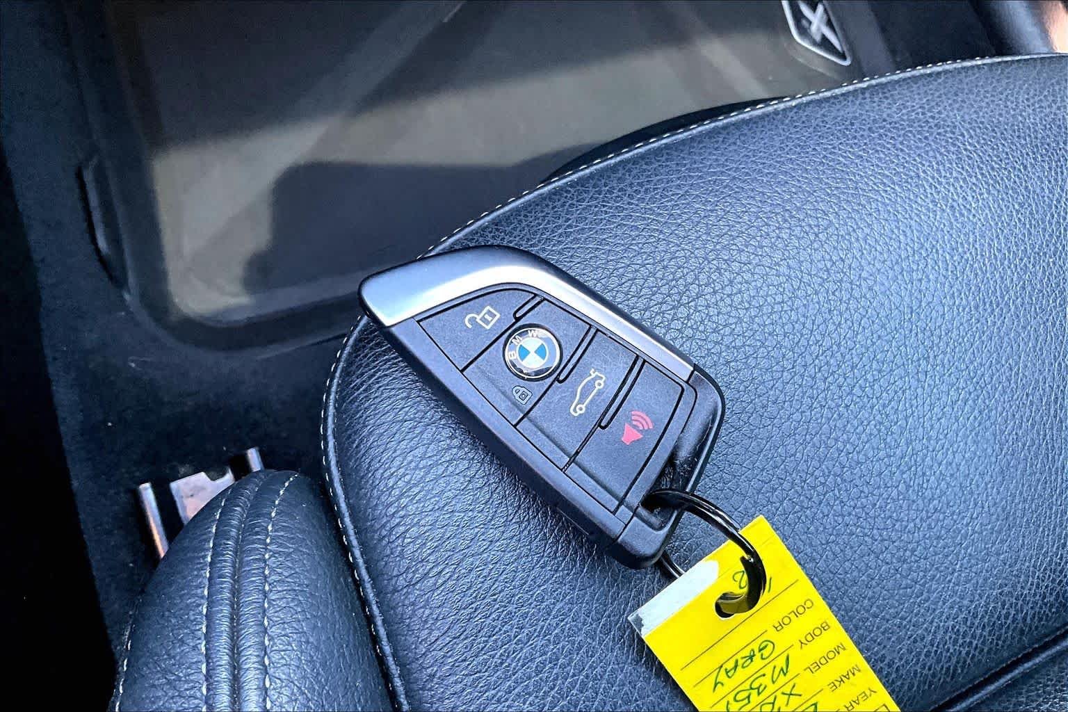 Used 2020 Black Sapphire Metallic BMW M35i image 12
