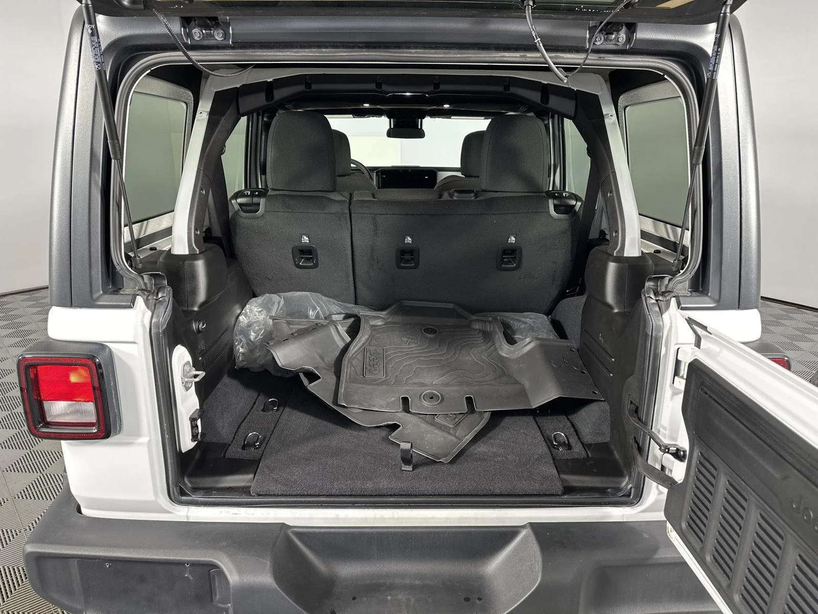 Used 2024 Bright White Clearcoat Jeep Sport S image 23