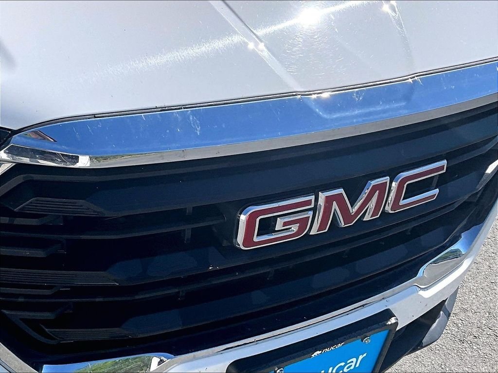 Used 2024 Summit White GMC SLE image 29
