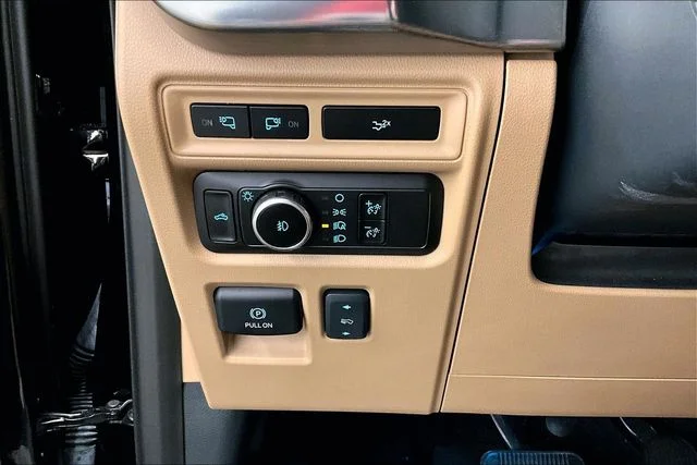 Used 2023 Agate Black Metallic Ford Lariat image 40