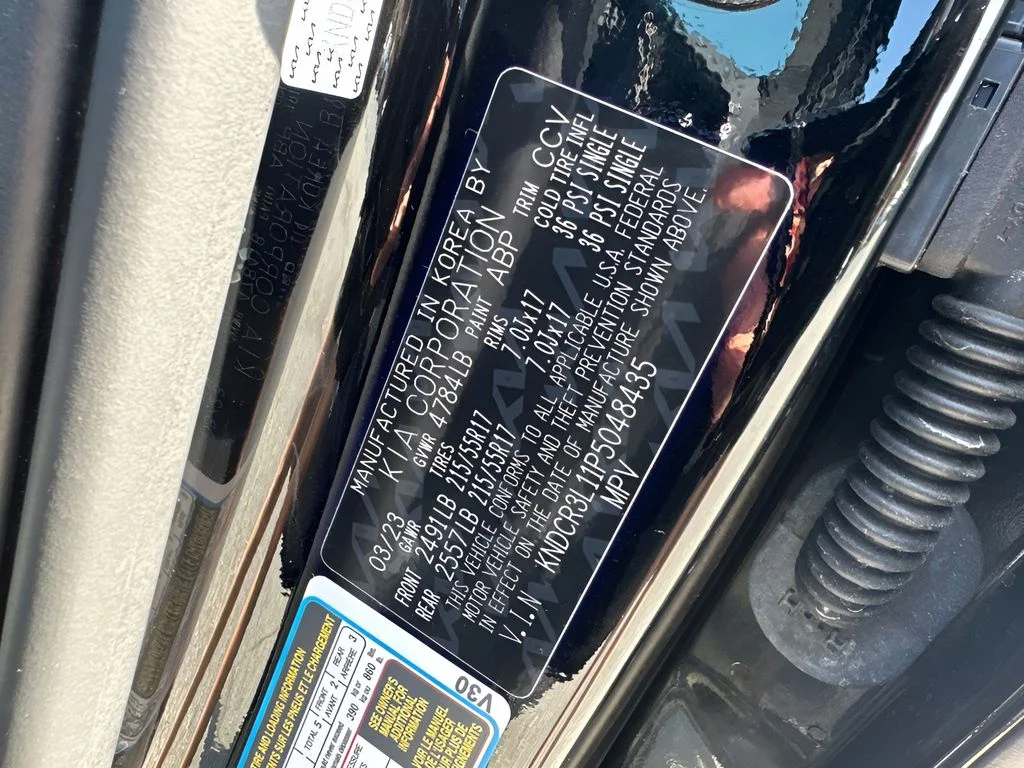 Used 2023 Black Kia Wind image 31