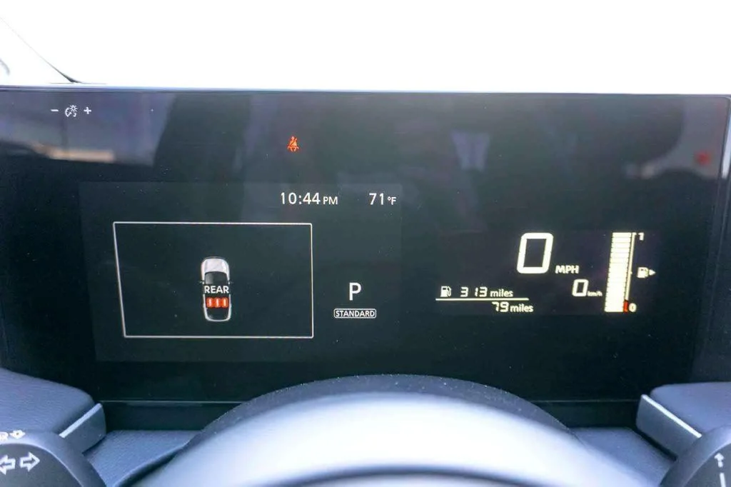 2025 Nissan Kicks S AWD - Photo 13