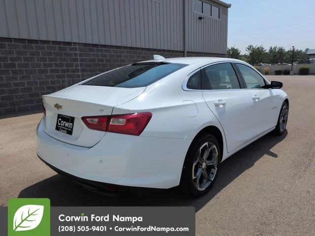 Used 2024 Summit White Chevrolet  image 3