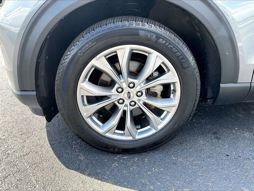Used 2023 Gray Ford XLT image 7