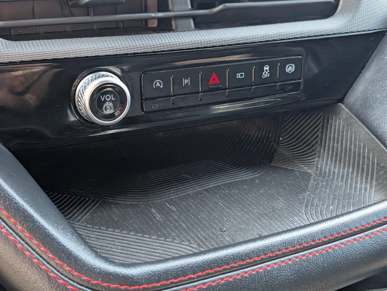 Used 2025 Carbonized Gray Ford ST-Line image 18