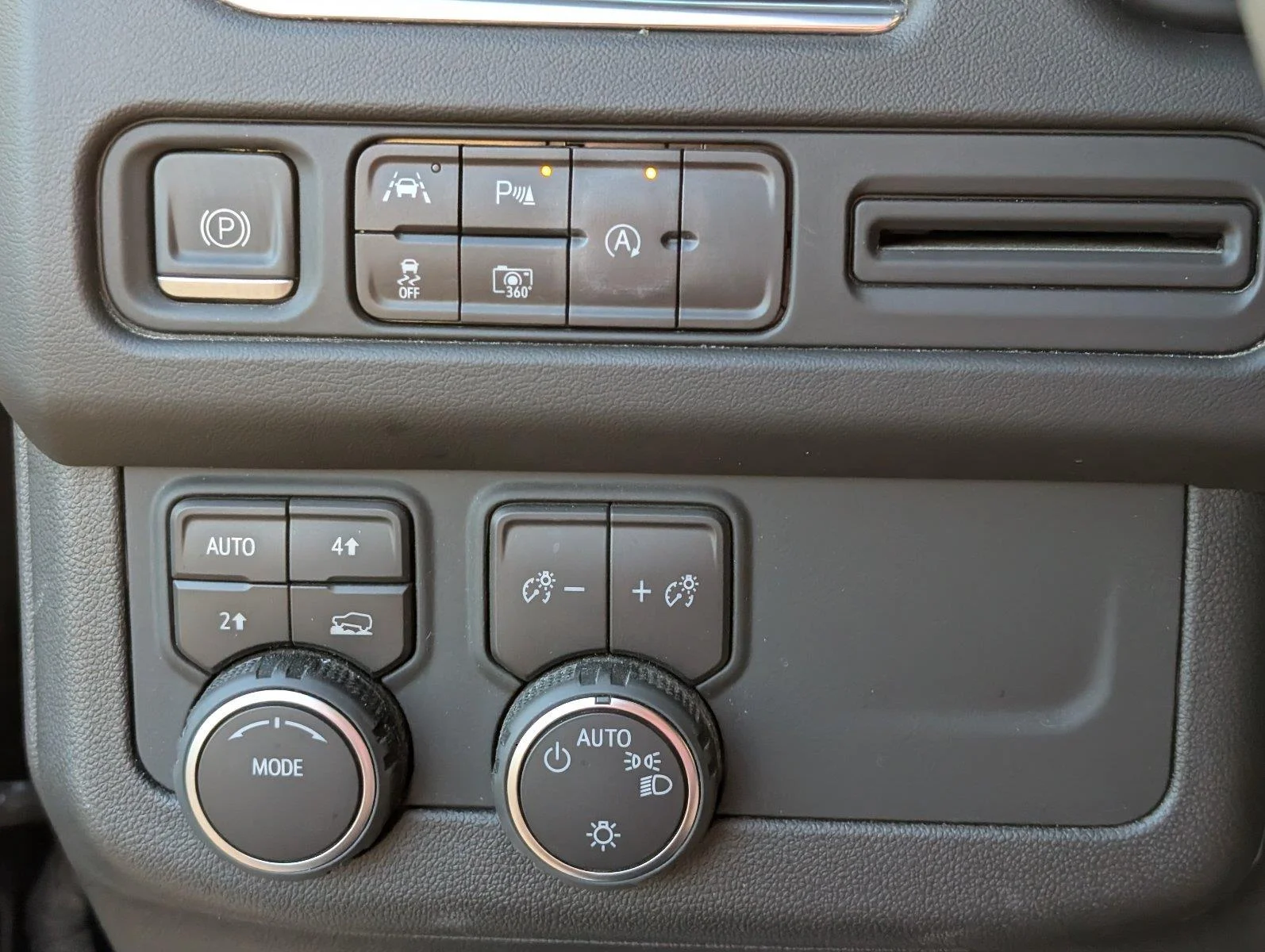 Used 2023 BLACK Chevrolet RST image 30