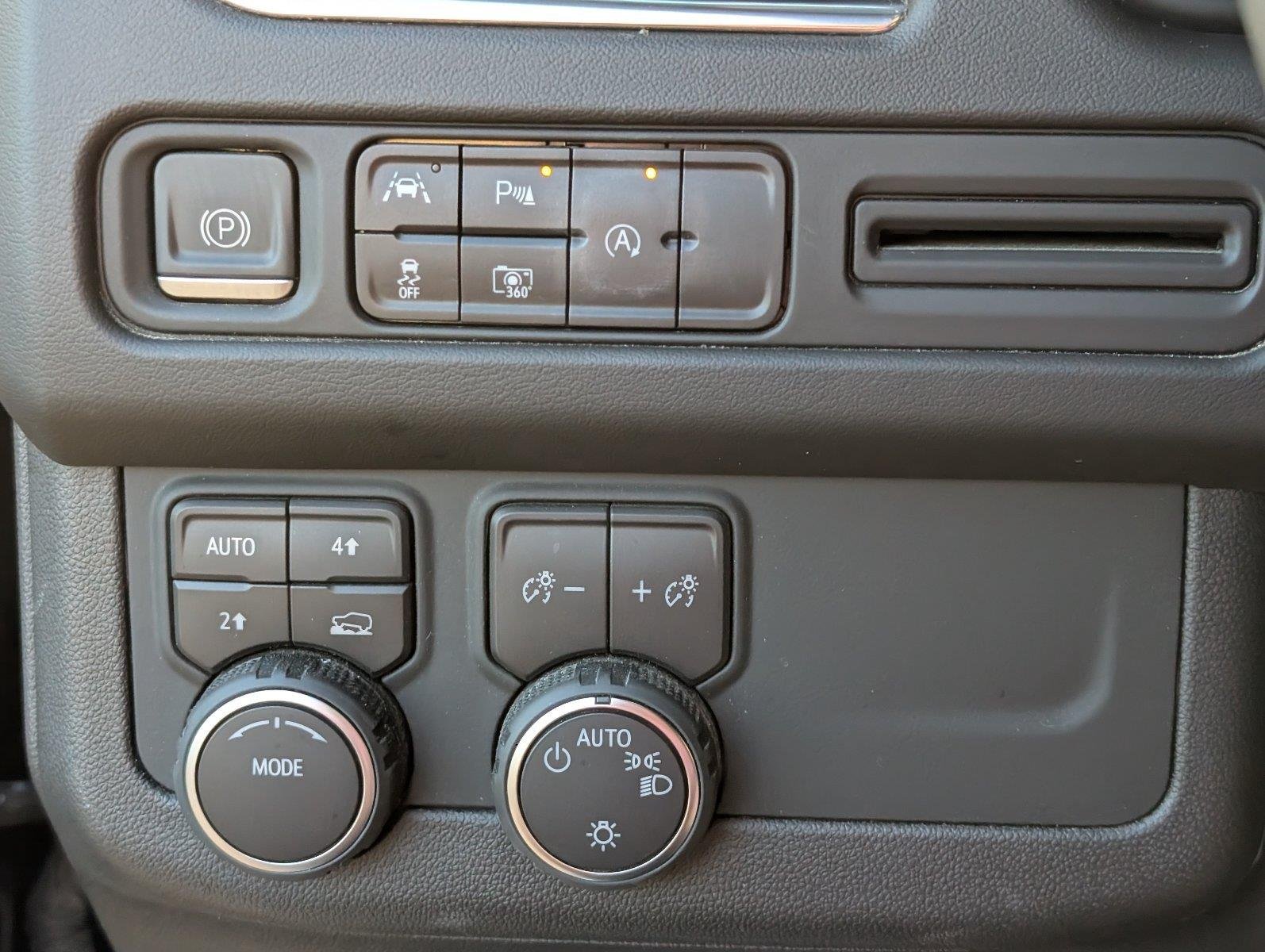 Used 2023 BLACK Chevrolet RST image 30