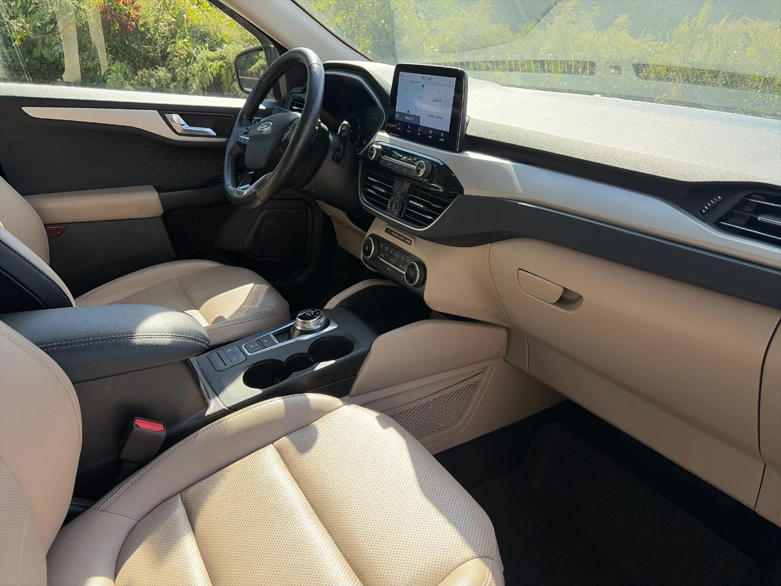 Used 2020 White Metallic Ford SEL image 16