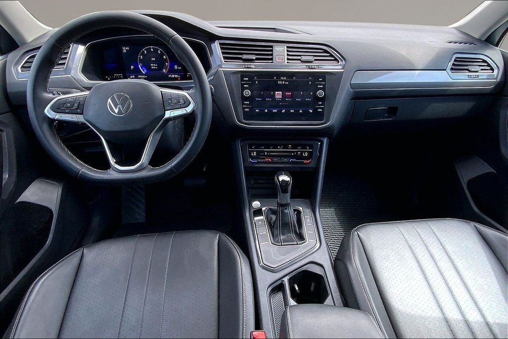 Used 2022 Pyrite Silver Metallic Volkswagen 2.0T SE image 16