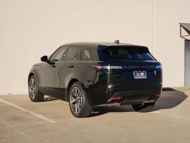 Used 2025 Black Land Rover Dynamic SE image 3
