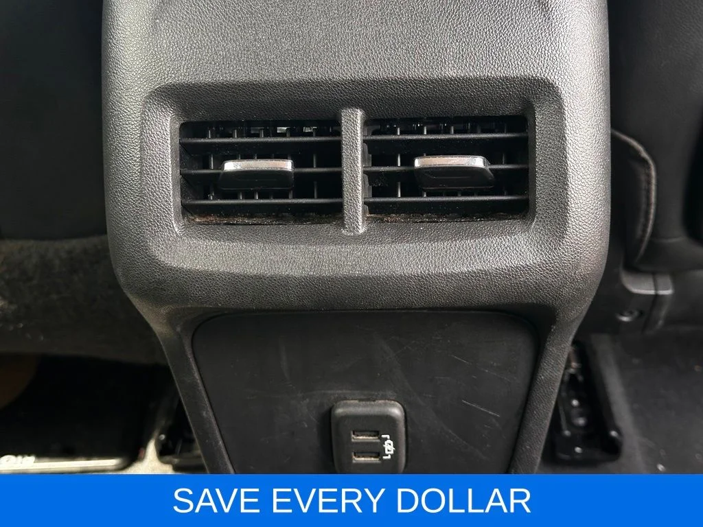 Used 2022  GMC SLT image 19