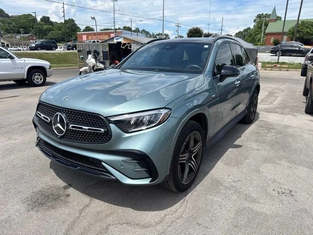 Used 2025 Green Mercedes-Benz GLC 350e image 3