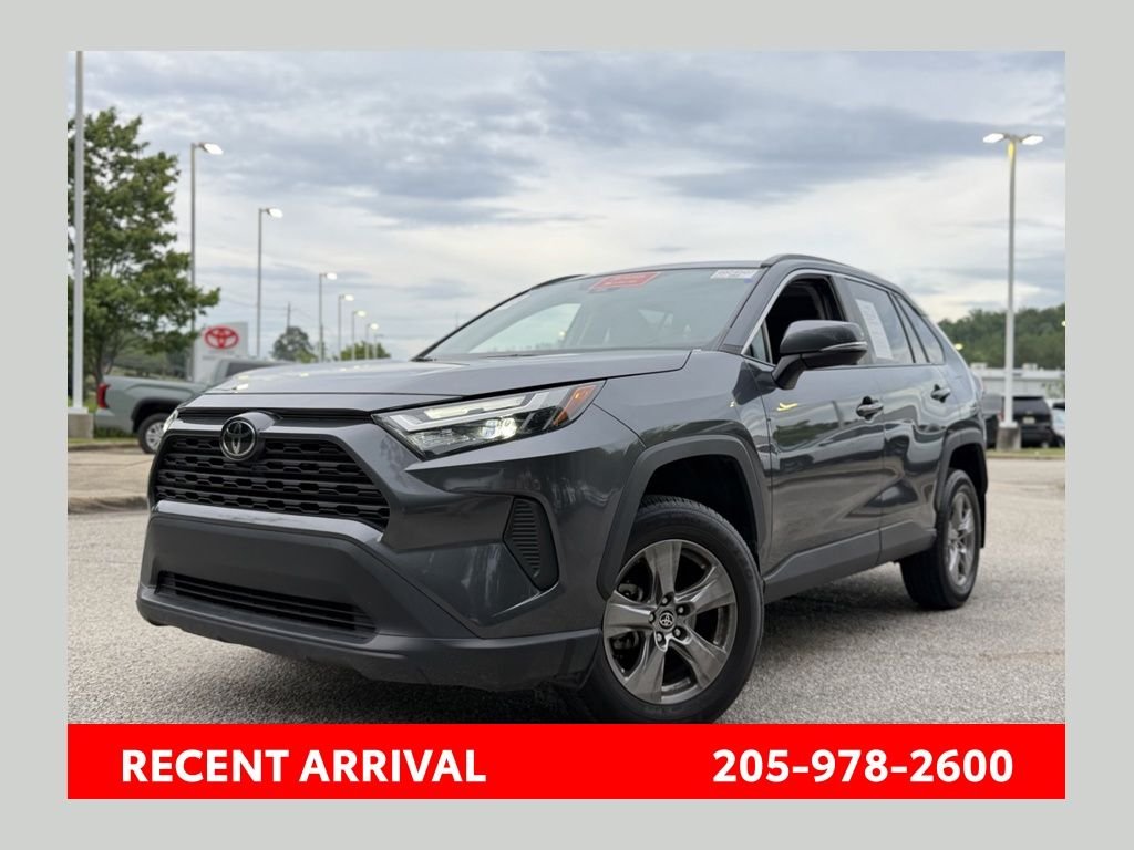 2025 Toyota RAV4 XLE FWD's photo