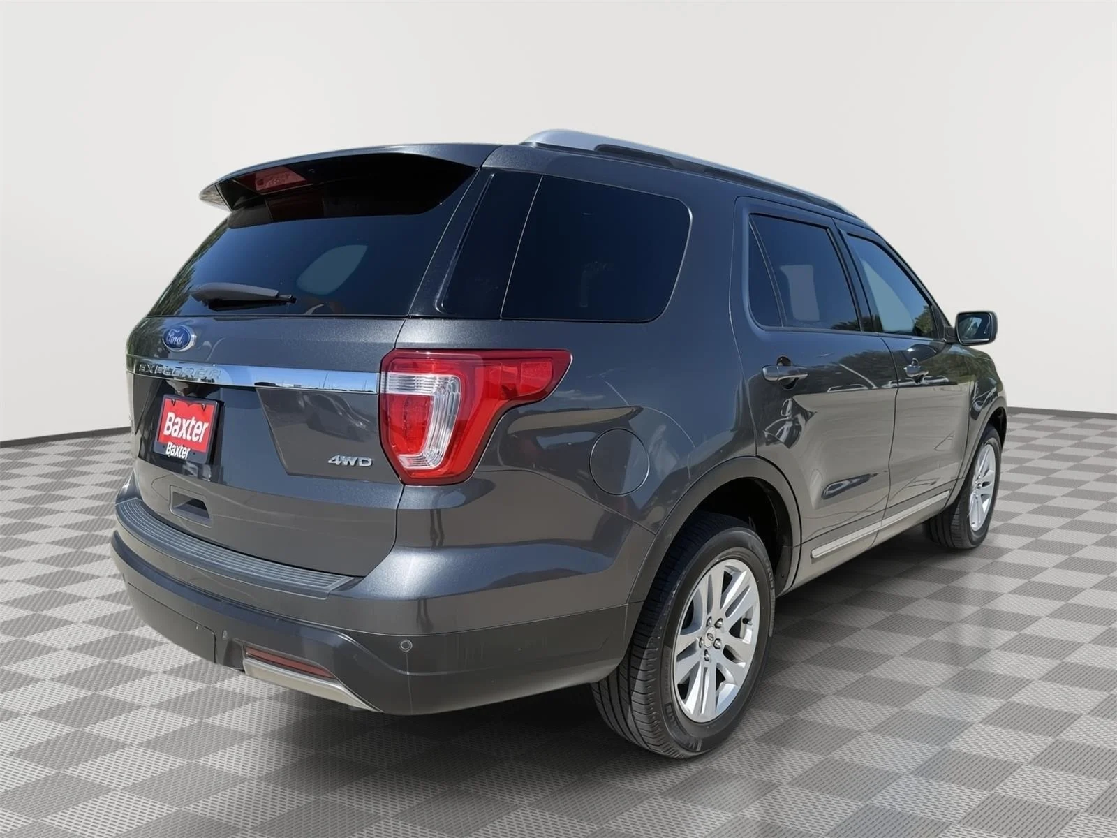Used 2019 Magnetic Ford XLT image 5