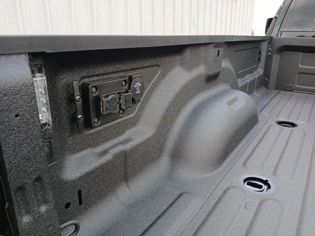 New 2026 Diamond Black Crystal Pearl-Coat Exterior Paint RAM Laramie image 7