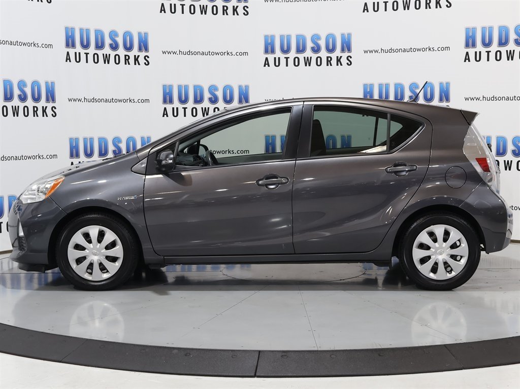 2012 Toyota Prius C One photo 3