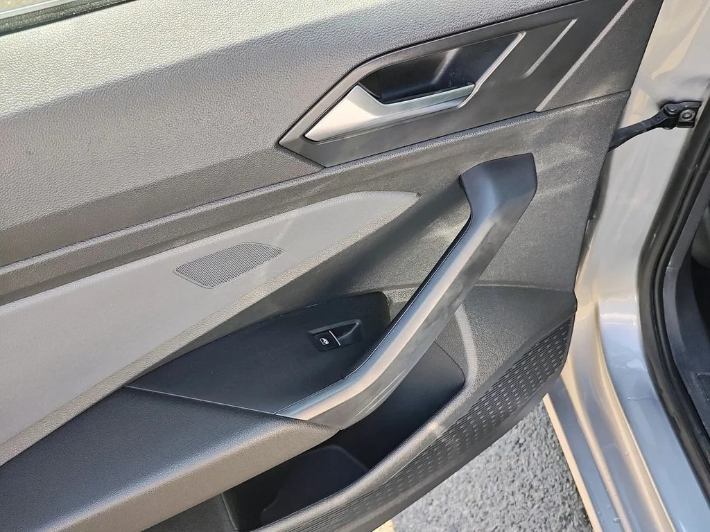 2025 Volkswagen Jetta SE - Photo 22