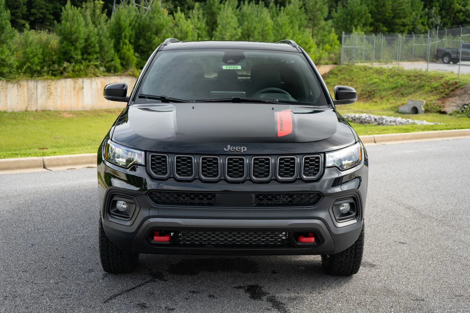 New 2026 Diamond Black Crystal Pearl-Coat Exterior Paint Jeep Trailhawk image 2