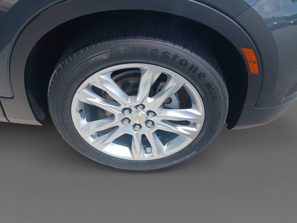 Used 2019 GRAPHITE METALLIC Chevrolet  image 16