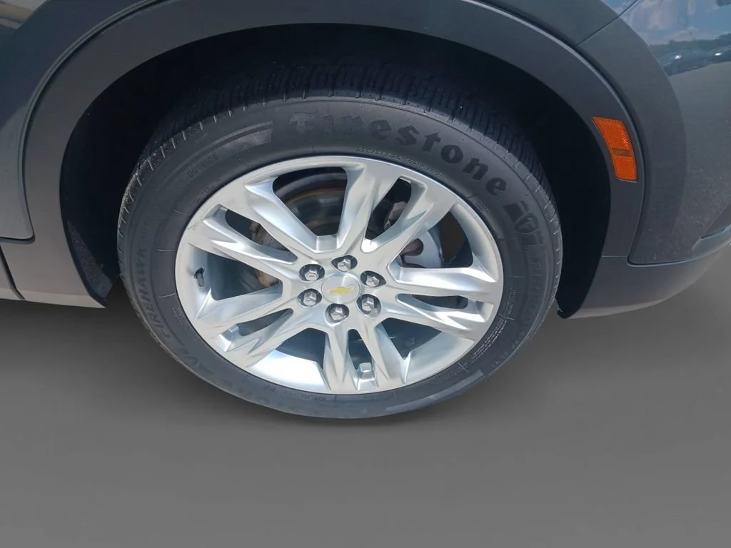 Used 2019 GRAPHITE METALLIC Chevrolet  image 16