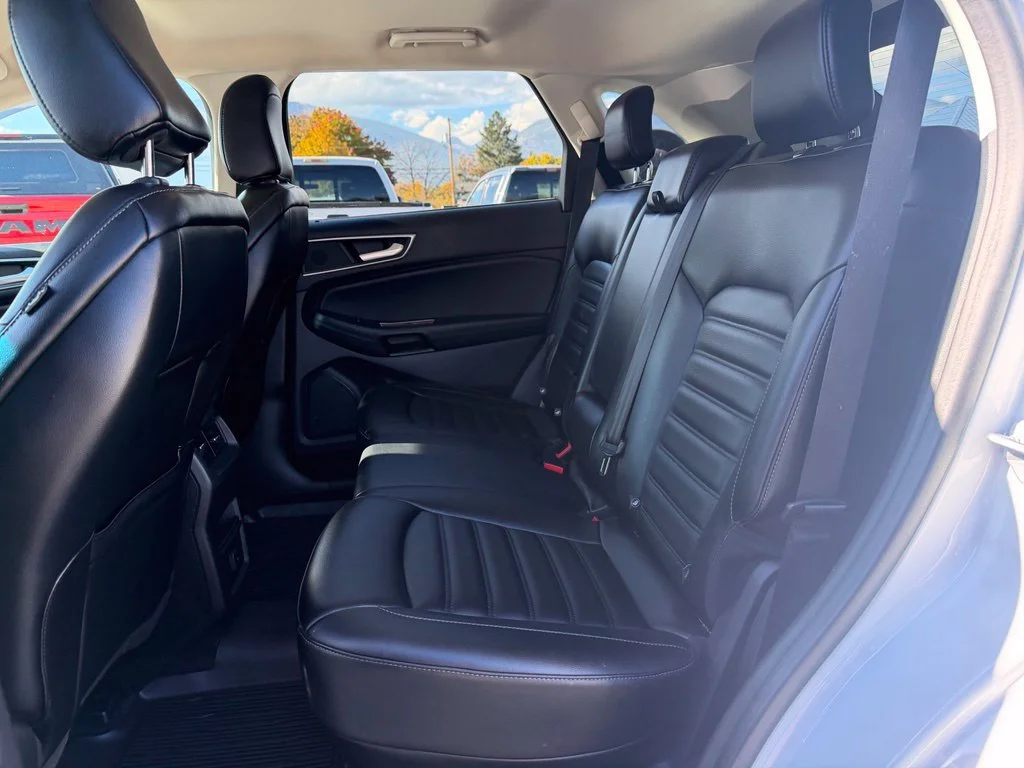 Used 2020 White Ford SEL image 18