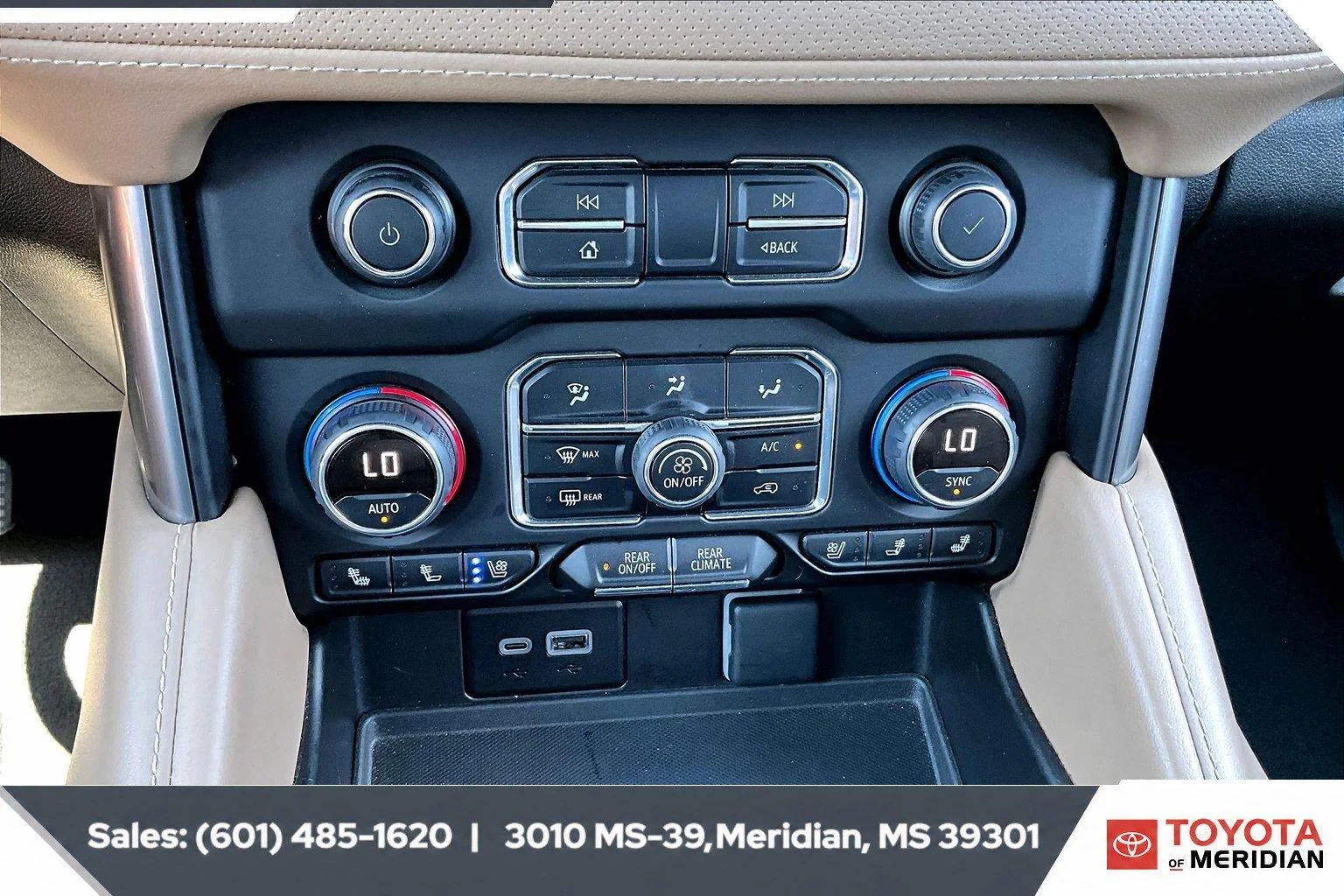 Used 2024 Sterling Gray Metallic Chevrolet Premier image 23