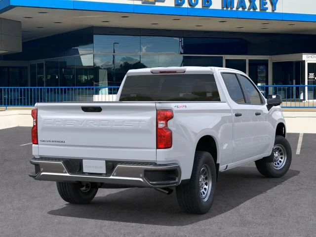 New 2026 Summit White Chevrolet WT image 4