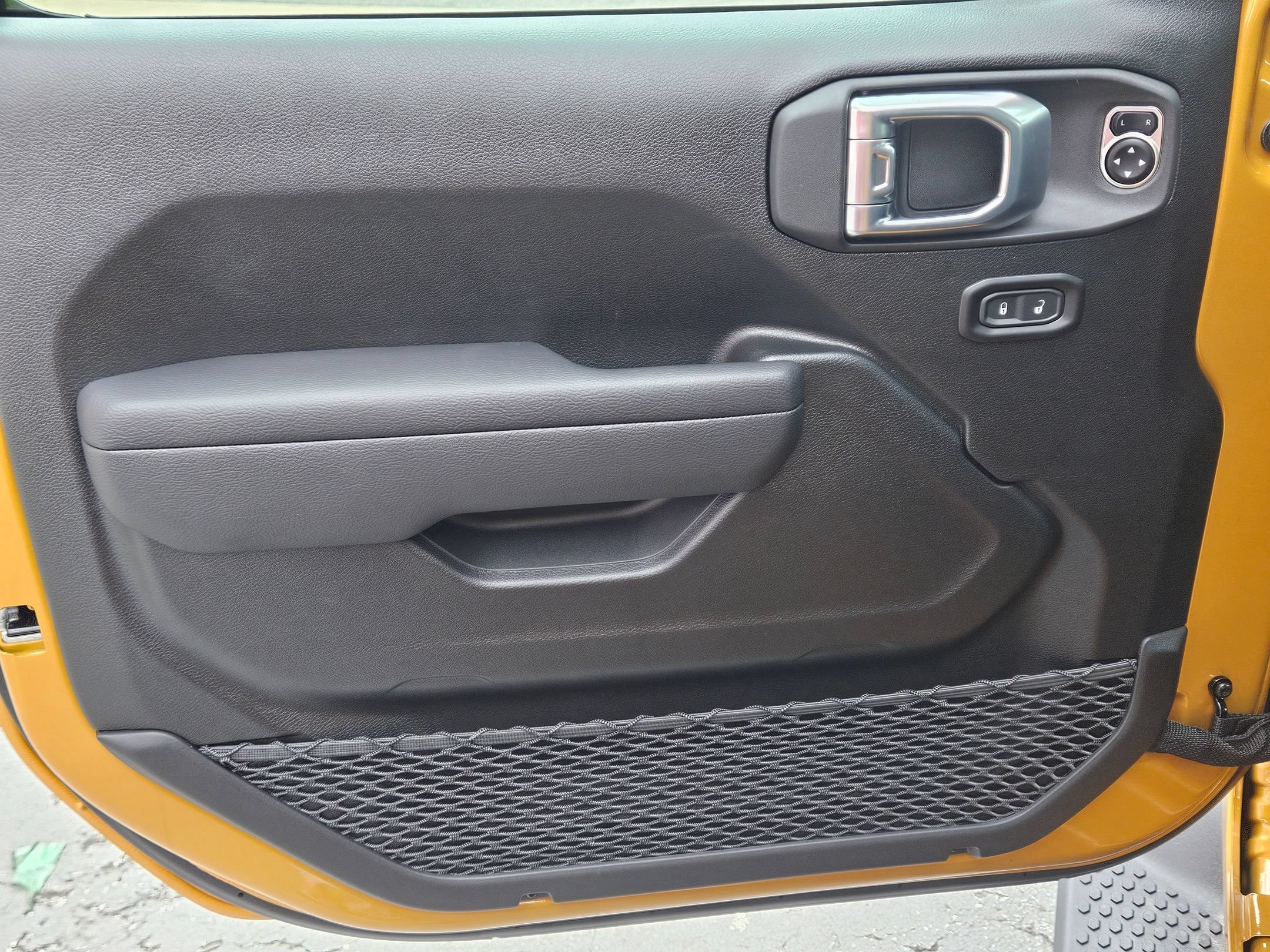 New 2026 Goldilocks Exterior Paint Jeep Sport S image 16