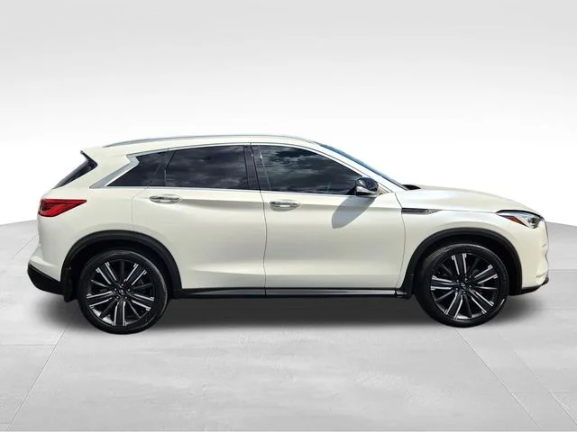 Certified Used 2021 Majestic INFINITI LUXE image 6