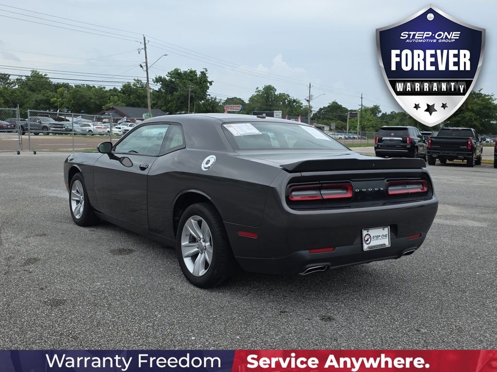 Used 2023 Gray Dodge SXT image 5