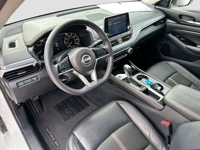 Used 2023 White Nissan 2.5 SR image 9