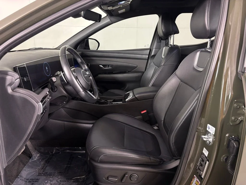 Used 2025 Green Hyundai Limited image 16