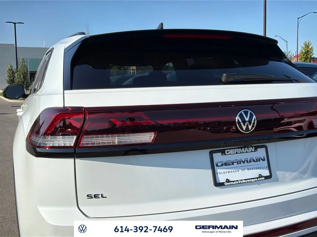 New 2026  Volkswagen 2.0T SEL R-Line Black image 9