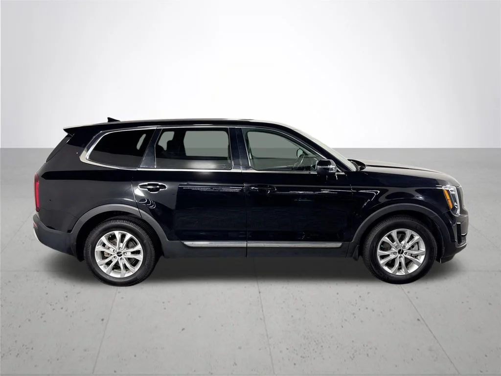 Certified Used 2022 Black Kia LX image 5