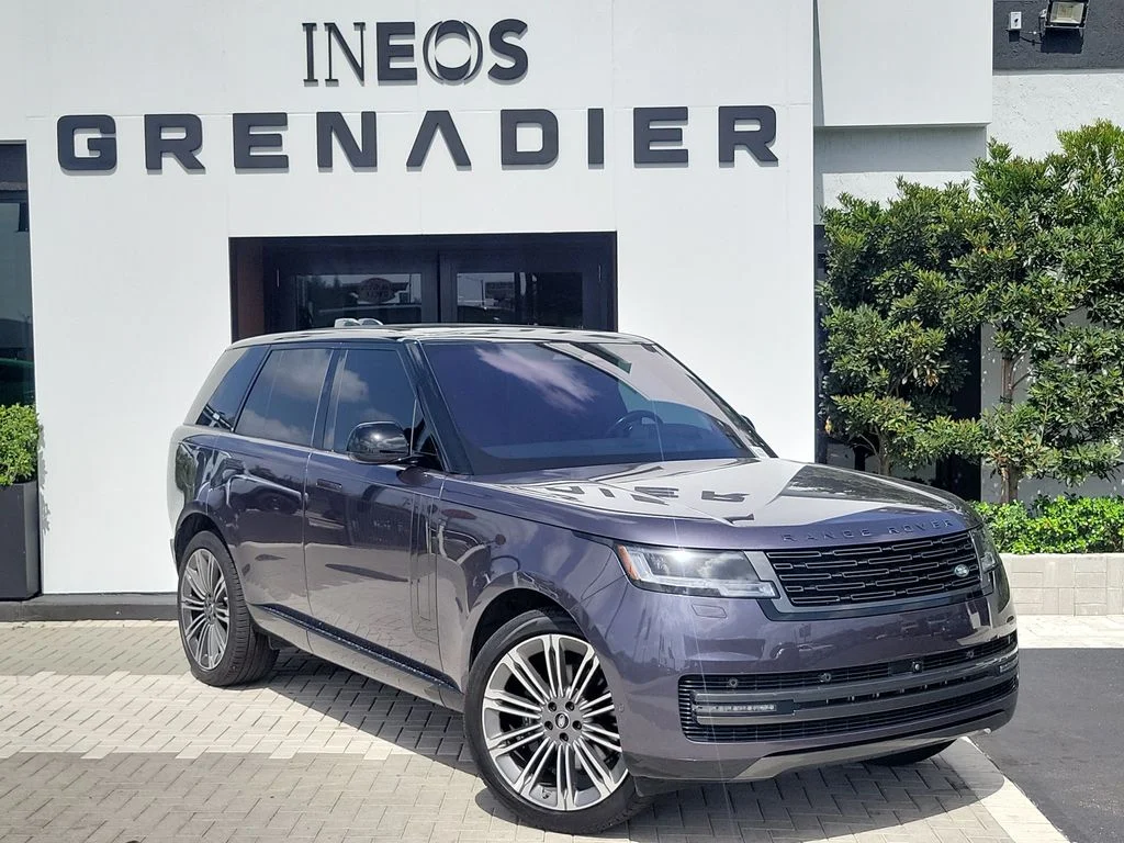 Used 2023 Gray Land Rover SE image 2