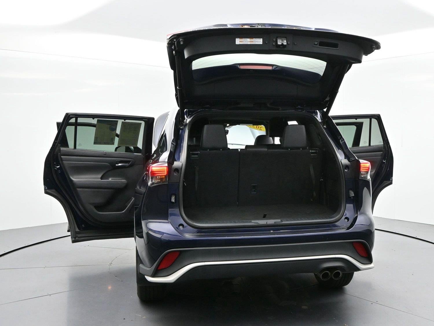 Used 2023 Blue Toyota L image 45