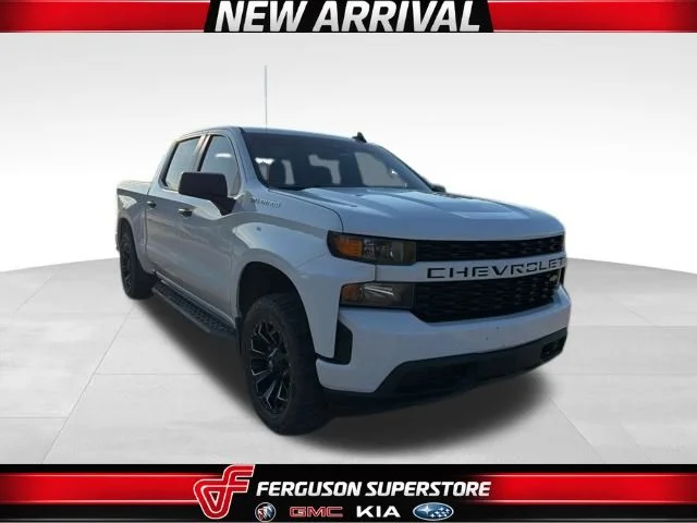 2022 Chevrolet Silverado 1500 Custom 4X4 Crew Cab Short Box's photo