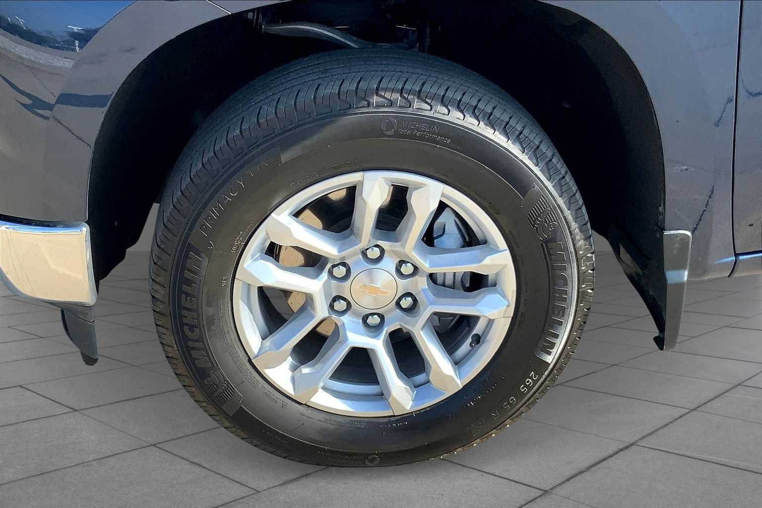 Used 2023 Northsky Blue Metallic Chevrolet LT image 10