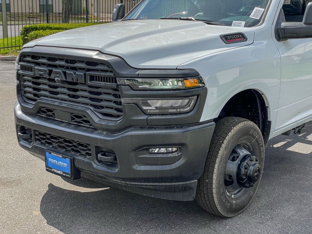 2025 RAM 3500 Chassis Tradesman - Photo 10