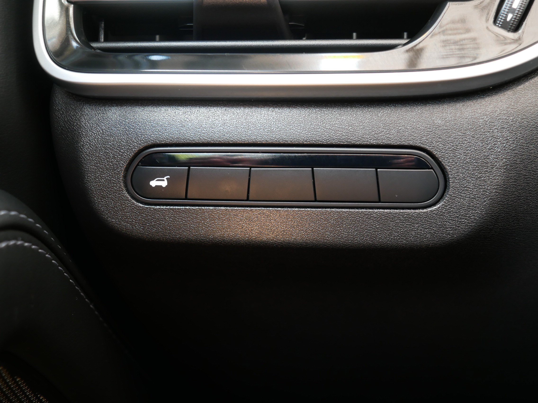 Used 2023 Mineral Black INFINITI PURE image 26
