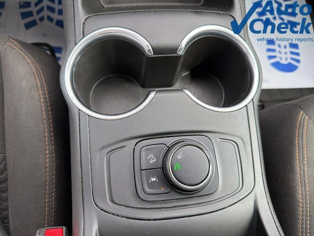 Used 2020 Black GMC SLE image 18