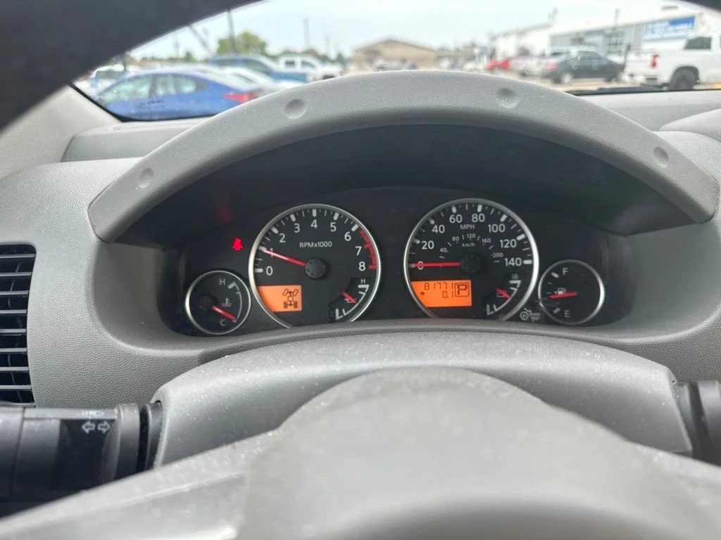 Used 2011 White Nissan SL image 11