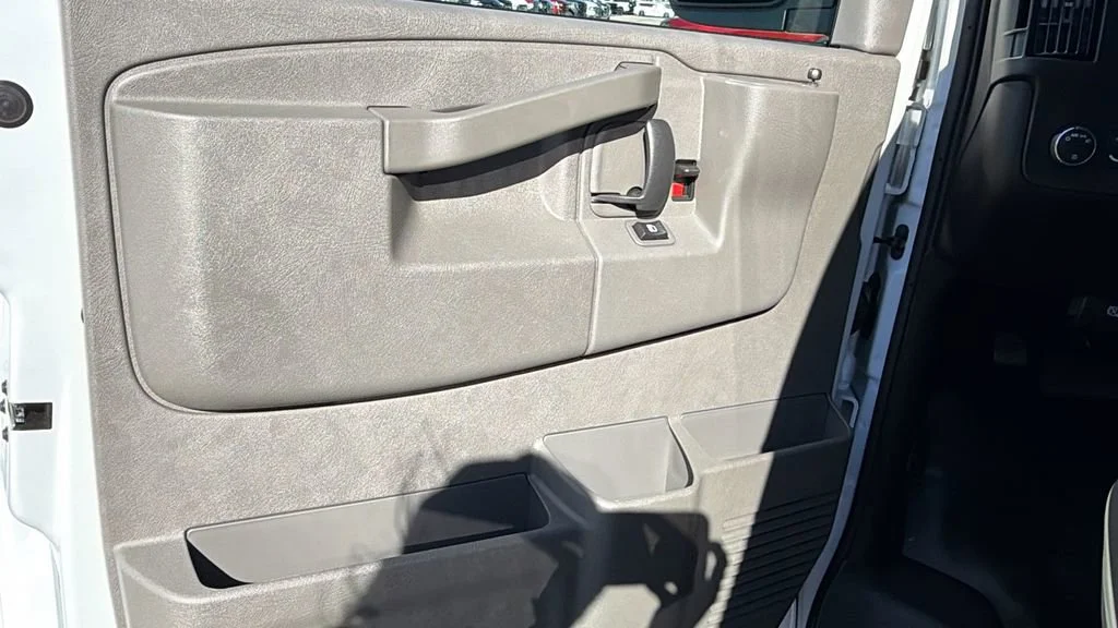 2025 Chevrolet Express Cargo Work Van - Photo 13